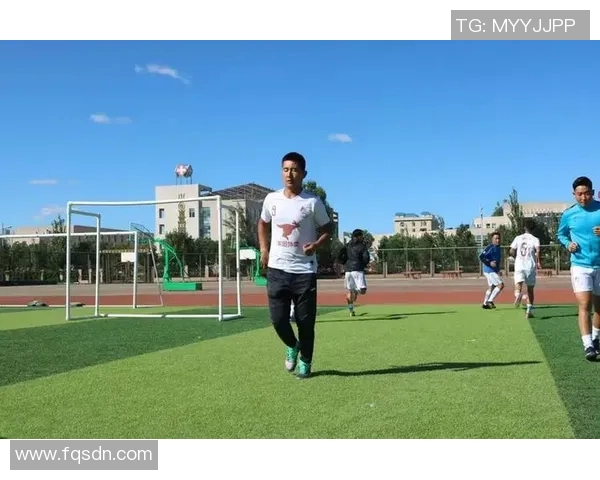 游泳单项世界纪录挑战赛揭幕选手们全力以赴争创佳绩