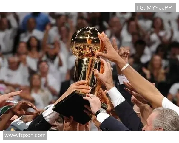 勇士队总决赛再度战胜热火队，成功问鼎冠军